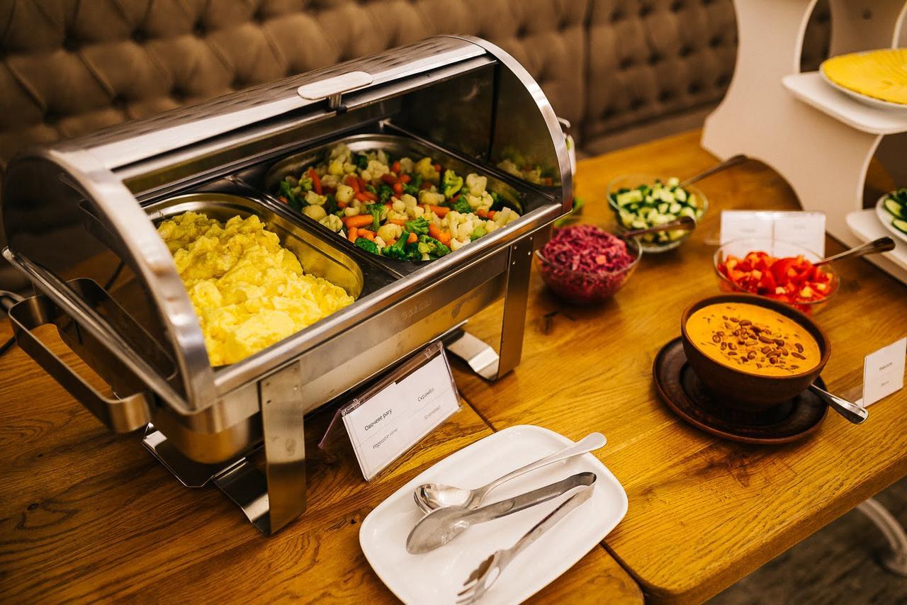 Hotel&Restaurant Premium Club ยาเรมชา ภายนอก รูปภาพ
